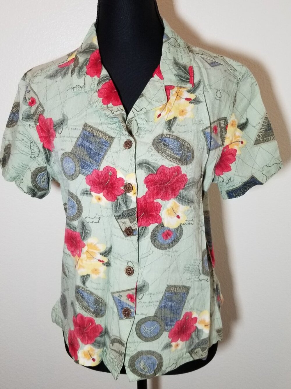 Caribbean Joe Womens Small Floral Button Up Shirt Tropical Island Aloha Vacation